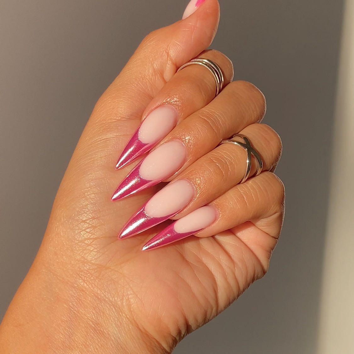 30 Fabulous Barbie Nails To Keep Up With The Barbiecore Trend - 211