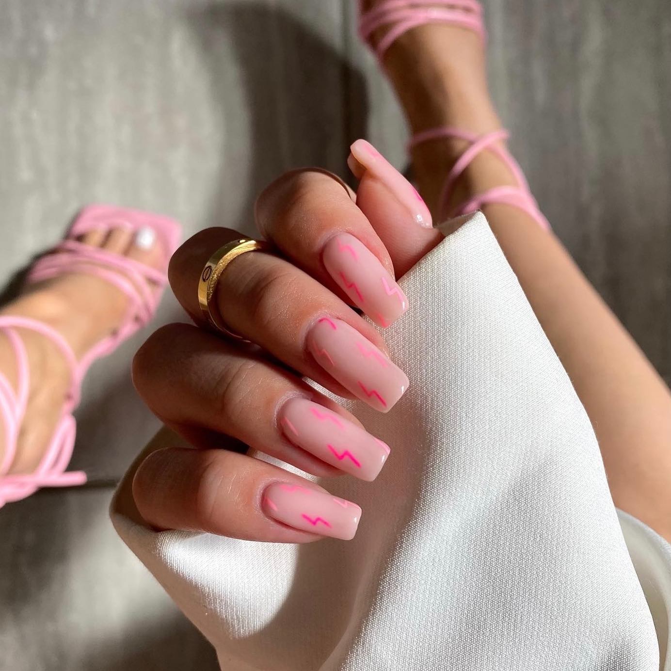 30 Fabulous Barbie Nails To Keep Up With The Barbiecore Trend - 213