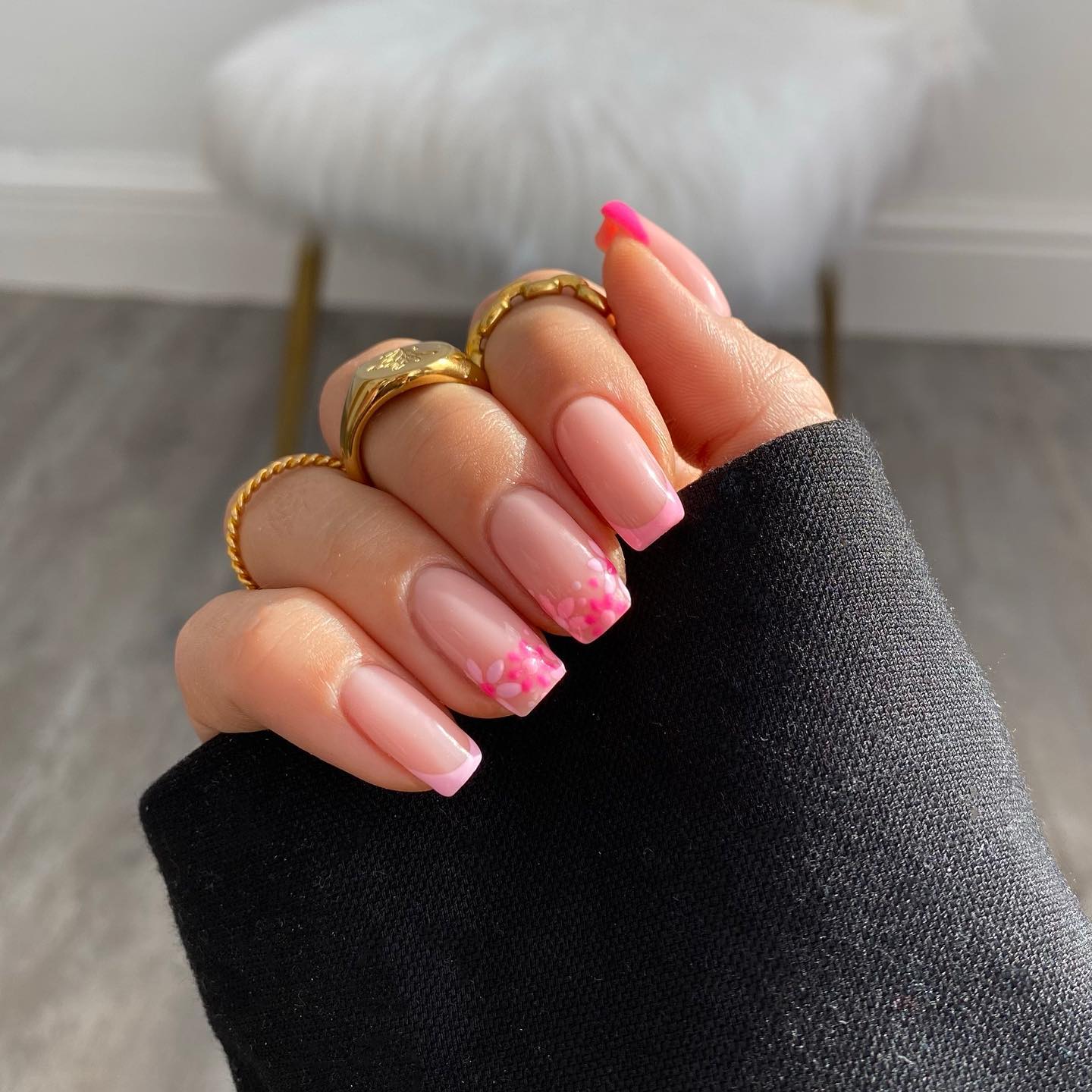 30 Fabulous Barbie Nails To Keep Up With The Barbiecore Trend - 241